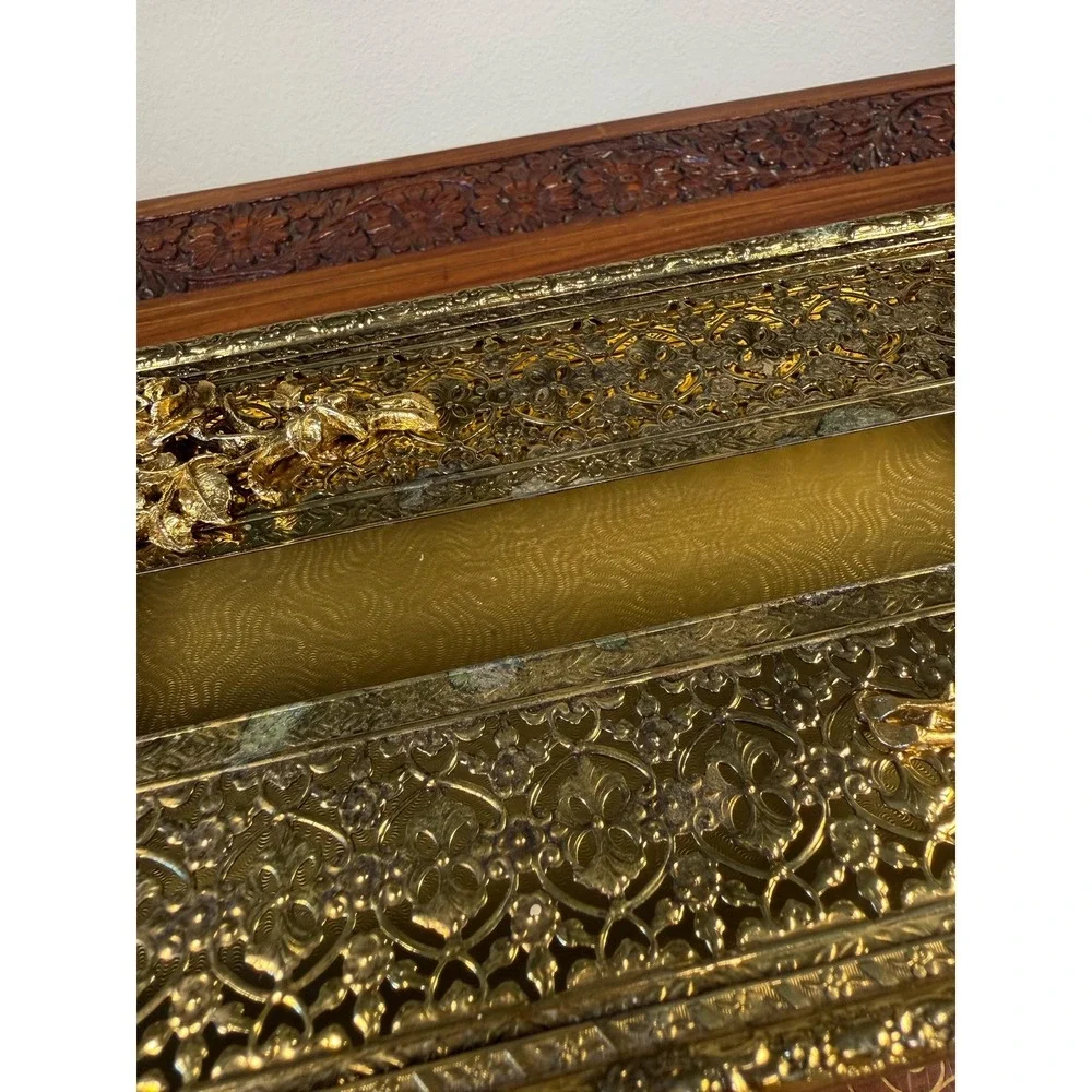 Vintage‎ Filigree Tissue Box Cover with Roses